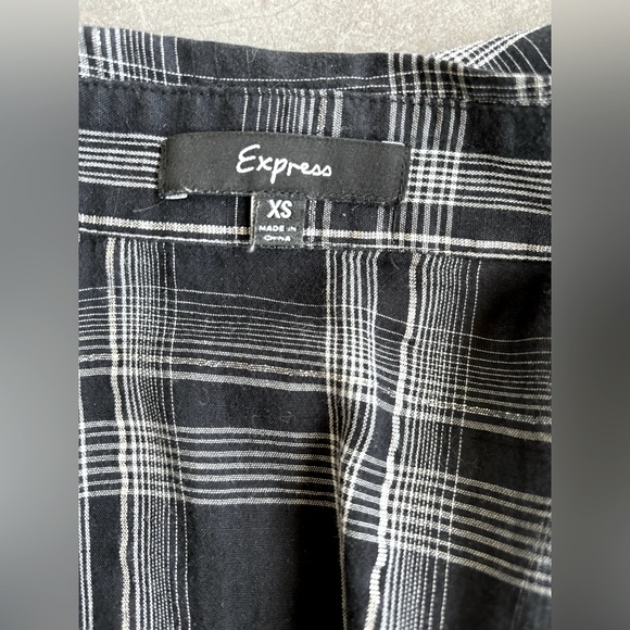 Express Women’s Ruffled Sleeve Blouse Top black with silver sparkly thread XS - Picture 8 of 10